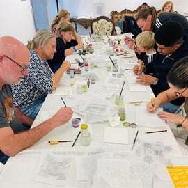 Mal deine eigene Fliese und schaff dein einzigartiges Kunstwerk in einer Kunstgalerie in Lissabon