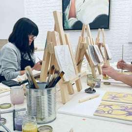 Mal deine eigene Fliese und schaff dein einzigartiges Kunstwerk in einer Kunstgalerie in Lissabon