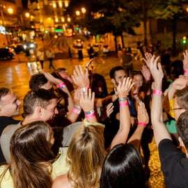 Lissabon: Kneipentour mit Open Bar, Shots und VIP-Club-Eintritt