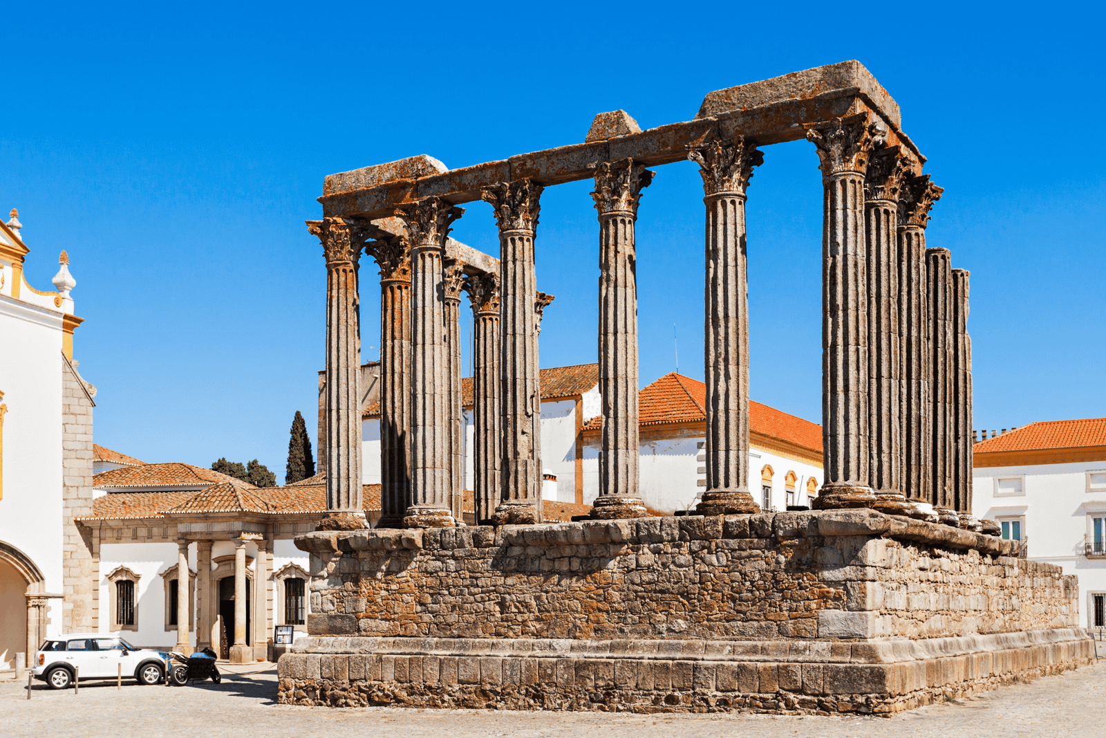 Von Lissabon: ÉVORA + Capela dos Ossos + MONSARAZ + Weine aus dem Alentejo