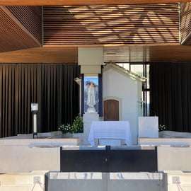 Vanuit Lissabon: Rondleiding door Fátima, Batalha, Nazaré en Obidos met een busje