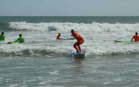Sintra: 2-stündiger Gruppen-Surfkurs am Praia Grande