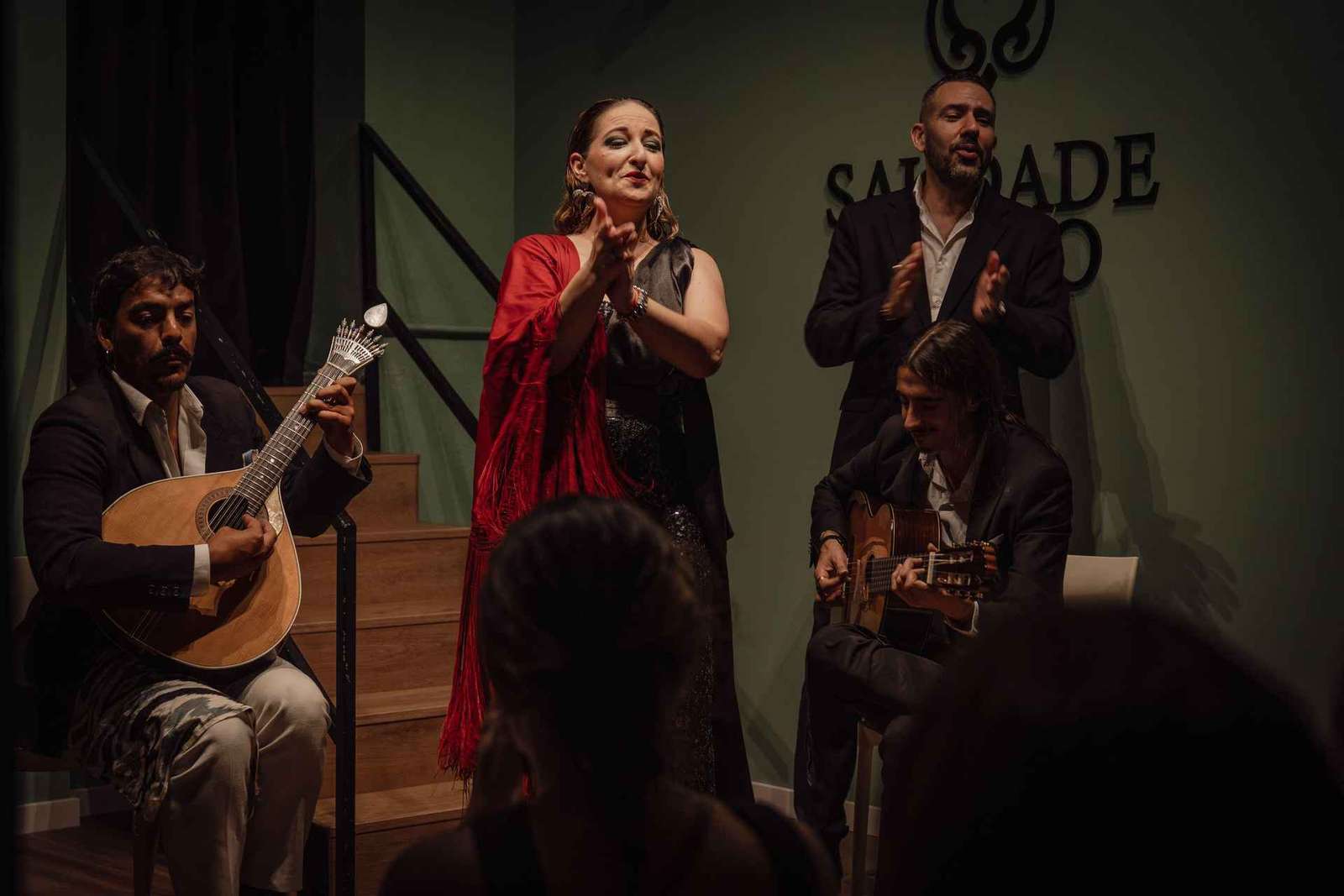 Lissabon: Fado-Show mit Wein der Quinta do Gradil in Baixa-Chiado