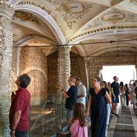 Von Lissabon: Évora, Kapelle der Knochen & Alentejo-Weintour