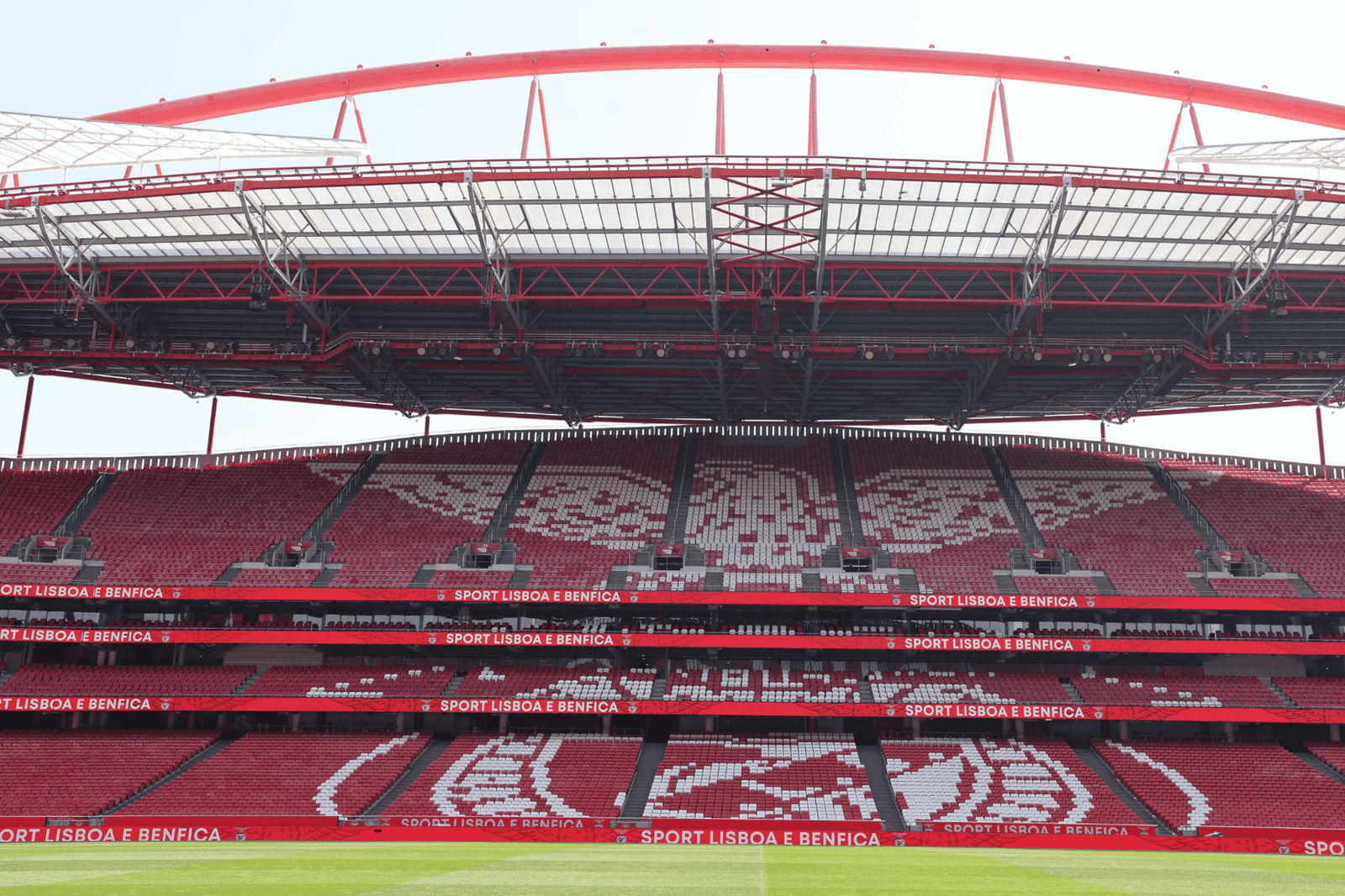 Lissabon: Luz Stadion Tour & SL Benfica Museum Ticket w/Scarf