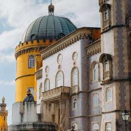 Lissabon: Geführte Tagestour durch Sintra, Pena, Regaleira & Cascais