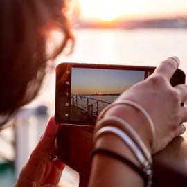 Lissabon: Tagus River Sunset Tour mit Snacks und Getränken