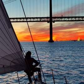 Lissabon: Private Boutique-Bootstour - Segeln mit Stil