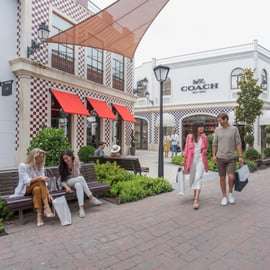 Von Lissabon aus: Shuttle zum Freeport Lisboa Fashion Outlet