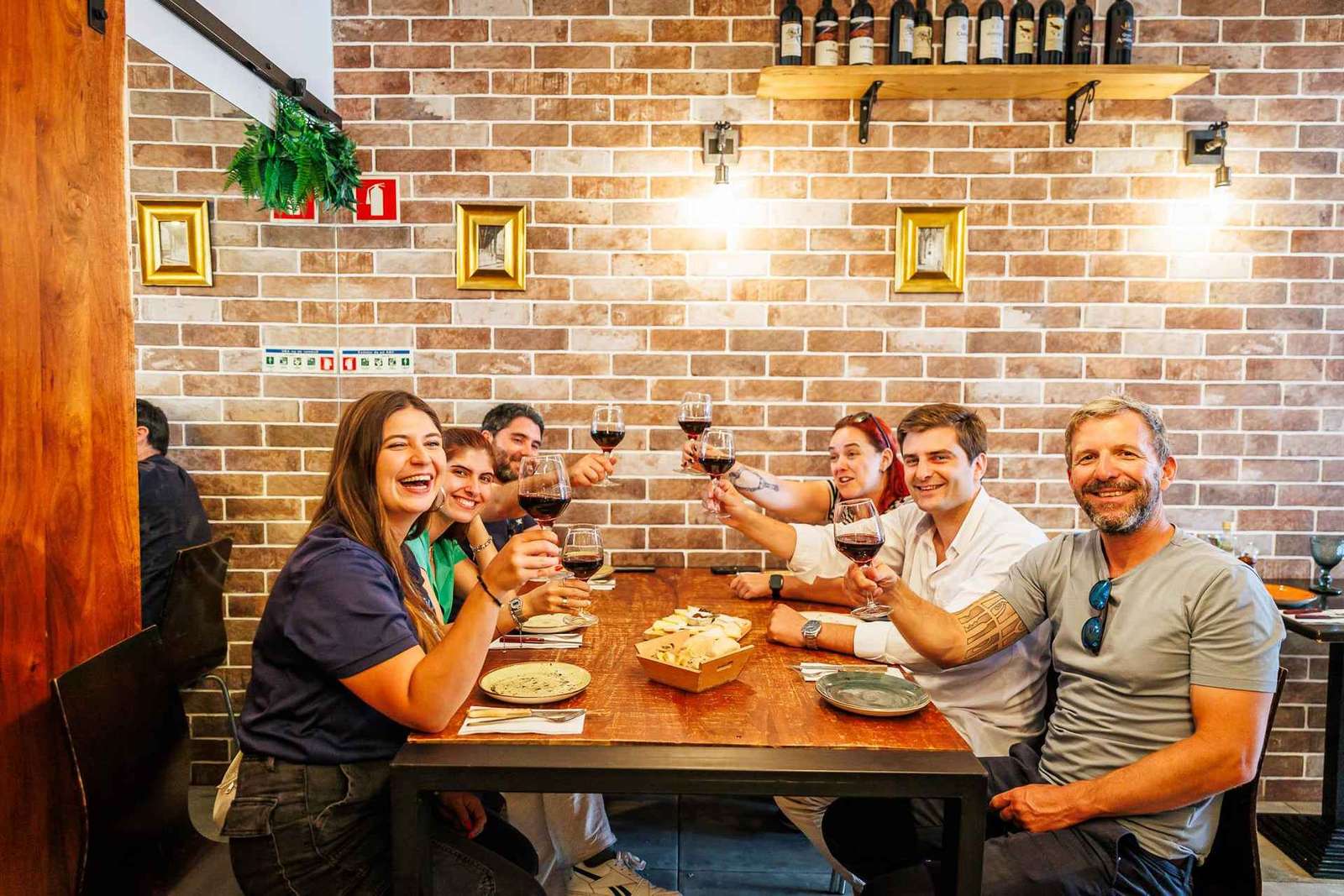 Lissabon: Matupplevelse och vin Tur i liten grupp
