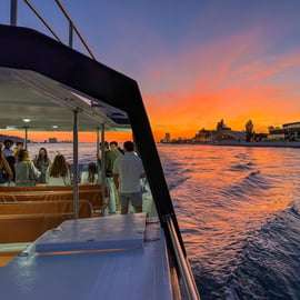 Lissabon: Exklusive Bootsfahrt bei Sonnenuntergang