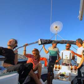 Go Sailing - Seglingstur i Lissabon med vin och snacks