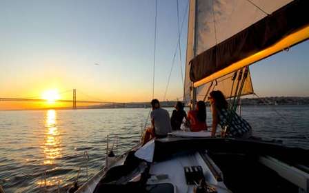 Go Sailing - Lissabon Segeltour mit Wein & Snacks