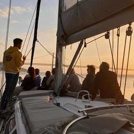 Lissabon: Tagus River Cruise, morgon, dag, solnedgång eller natt