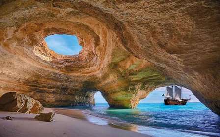 Von Lissabon aus: Ganztagestour Algarve, Meereshöhle Benagil & Lagos