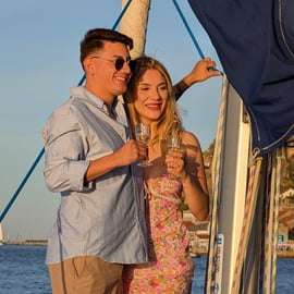 Lissabon: Private Boutique-Bootstour - Segeln mit Stil