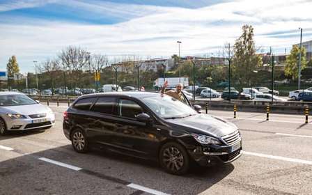 Lissabon: Privater Transfer zwischen Flughafen und Stadtzentrum