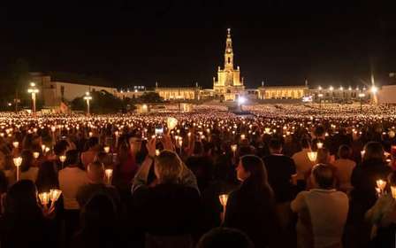 Von Lissabon: Fátima bei Nacht – Erlebnis der Kerzenprozession