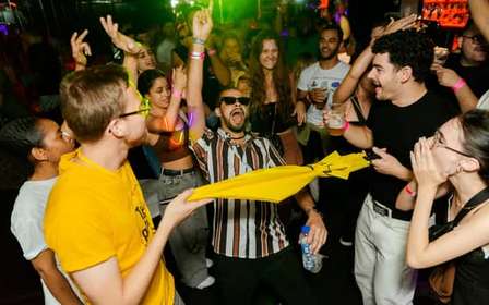 Lissabon: Kneipentour mit Open Bar, Shots und VIP-Club-Eintritt