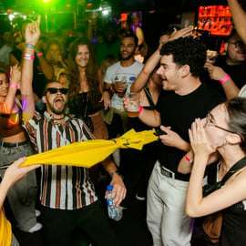 Lissabon: Kneipentour mit Open Bar, Shots und VIP-Club-Eintritt