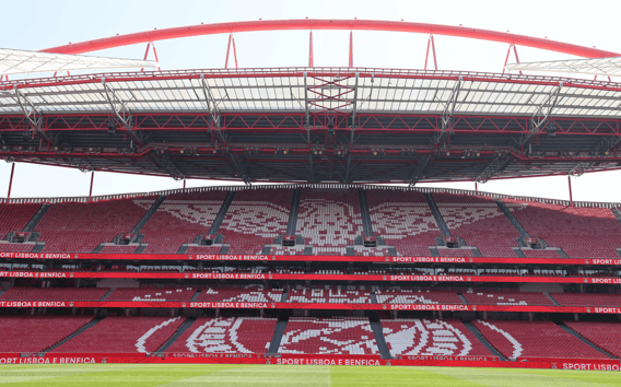 Lissabon: Luz Stadion Tour & SL Benfica Museum Ticket w/Scarf