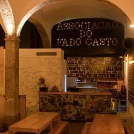 Lissabon - en kväll Fadokväll med middag i Fado Club