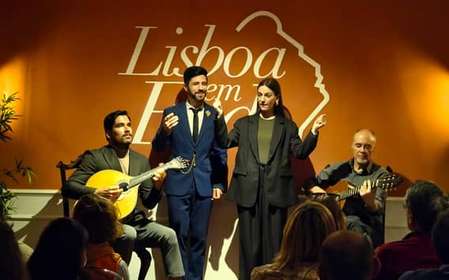 Lissabon: Abends intime Live-Fado-Musikshow mit Portwein