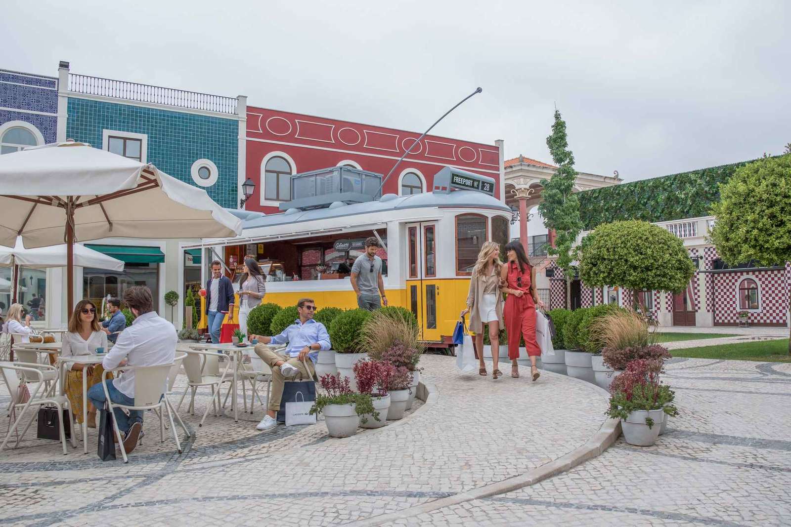 Von Lissabon aus: Shuttle zum Freeport Lisboa Fashion Outlet