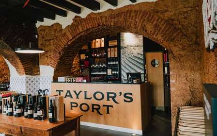 Lissabon: Portweinverkostung in Taylors Laden und Verkostungsraum