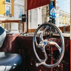 Lissabon: 72/96-timmars hop-on hop-off-buss, spårvagn och båt biljett