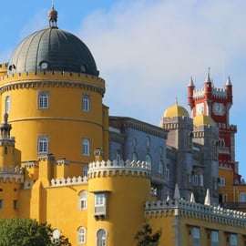 Lissabon: Geführte Tagestour durch Sintra, Pena, Regaleira & Cascais
