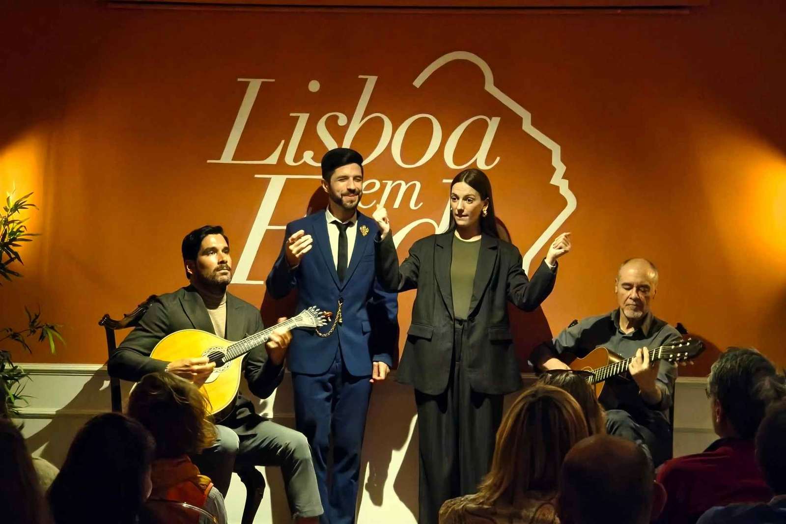 Lissabon: Kvällens intima Fado musikshow med portvin