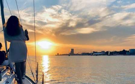 Lissabon: Private Tagus-Fluss-Sonnenuntergangsfahrt auf einem Luxusboot