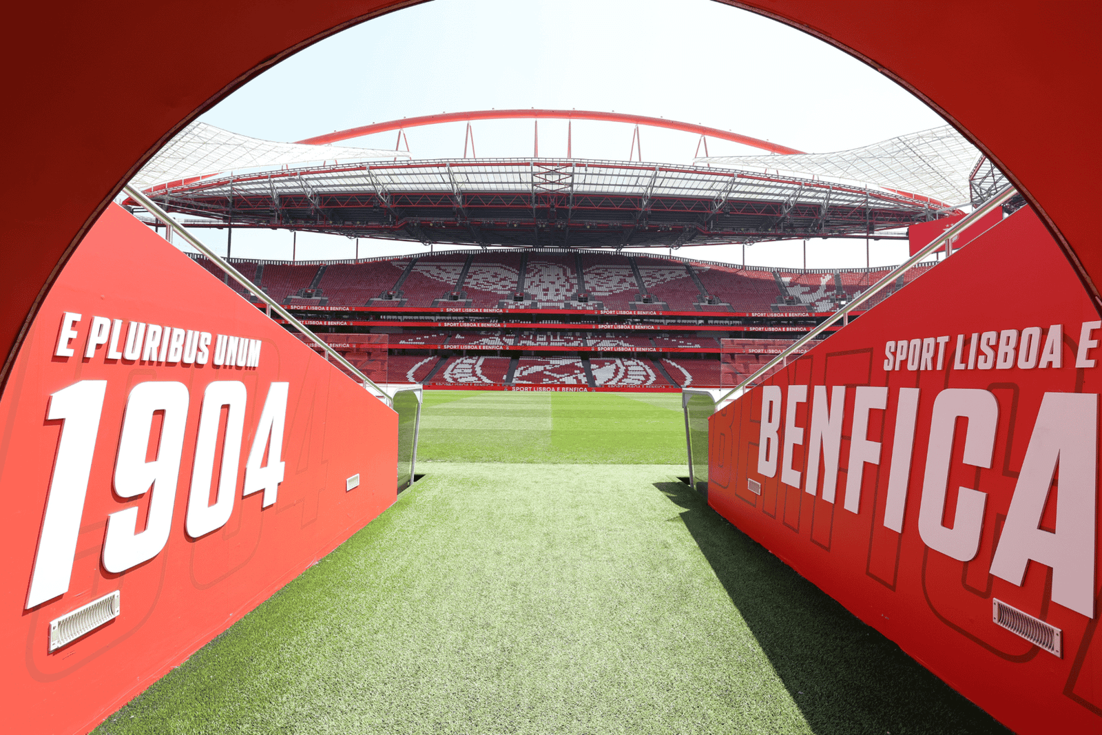 Lissabon: Benfica Luz Stadium Tour med souvenirhalsduk