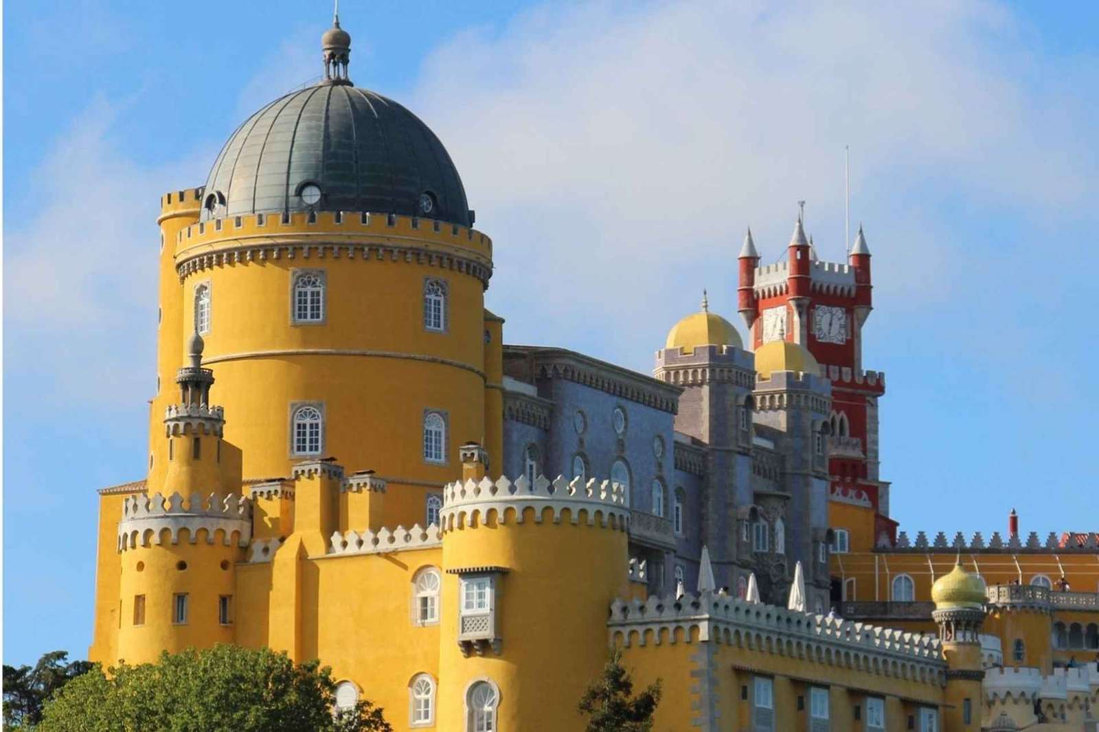 Lissabon: Geführte Tagestour durch Sintra, Pena, Regaleira & Cascais