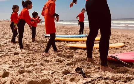 Surfkurs für Anfänger vor Caparica (Lissabon)