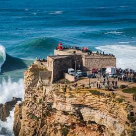 Från Lissabon: Dagsutflykt till Porto, Óbidos och Nazaré