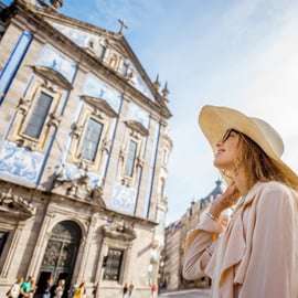 Från Lissabon: Dagsutflykt till Porto, Óbidos och Nazaré