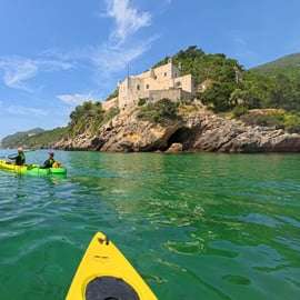 Lissabon: Kajak- und Schnorchelerlebnis im UNESCO-Naturschutzgebiet Arrábida