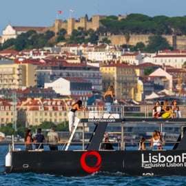 Lissabon: Exklusive Bootsfahrt bei Sonnenuntergang