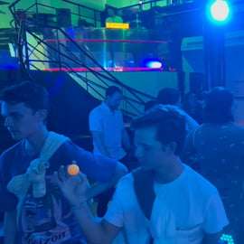 Lissabon Pub Crawl: Unbegrenzte Drinks, Shots & V.I.P. Club Eintritt
