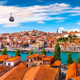 Van Lissabon: Privé Transfer naar Porto met Stops